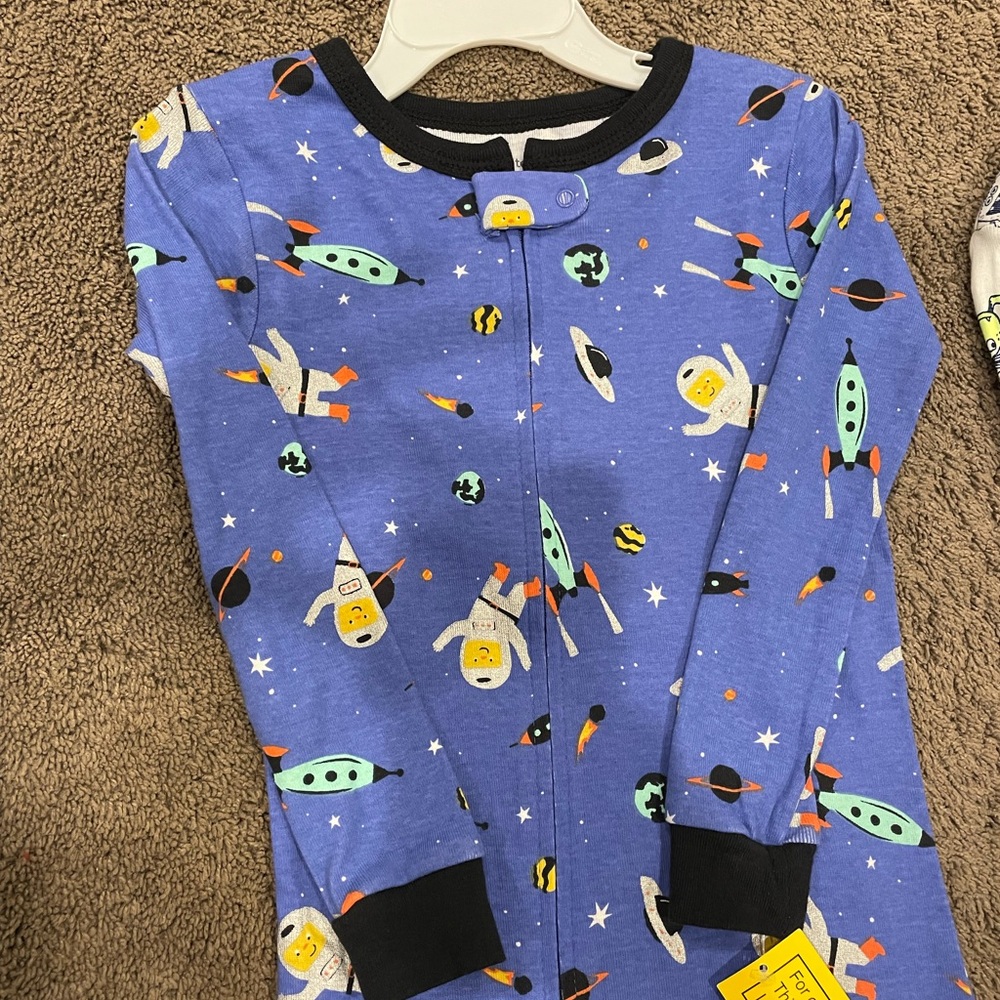 Carter's boys pajamas - Picture 2 of 4